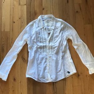 NEW A&F crisp white button down top